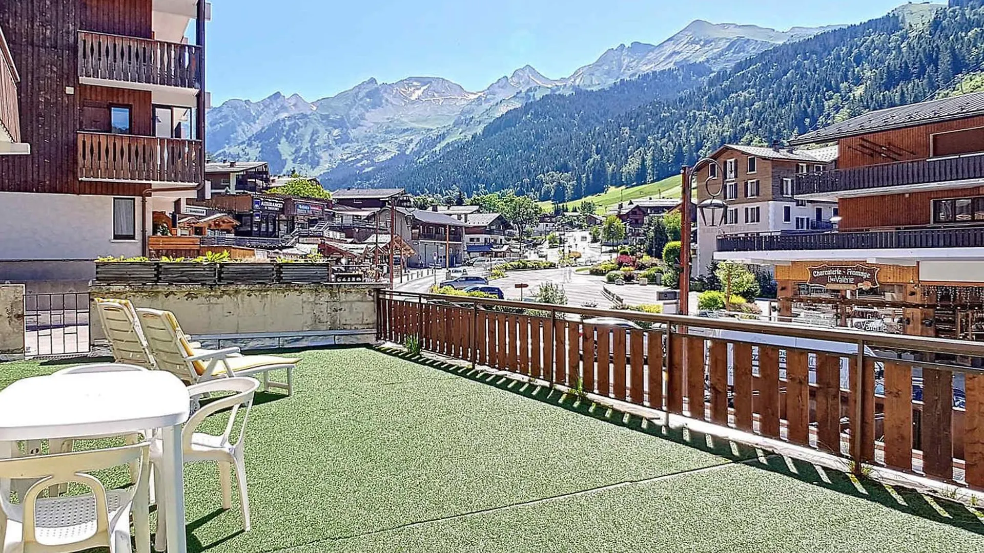 La Clusaz : Appt 6 Pers, Terrasse Sud, Animaux Ok, Parking - Fr-1-818-49 0*, La Clusaz Frankrike