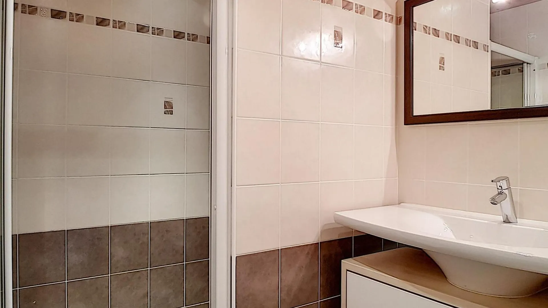La Clusaz : Appt 6 Pers, Terrasse Sud, Animaux Ok, Parking - Fr-1-818-49 Apartment